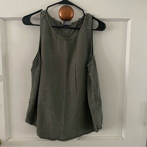 Universal Thread Tank Top in Khaki Green - Women’s Large
